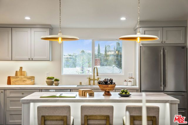 4600 Don Quixote Drive, Los Angeles, CA 90008