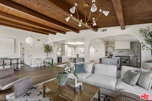 4600 Don Quixote Drive, Los Angeles, CA 90008