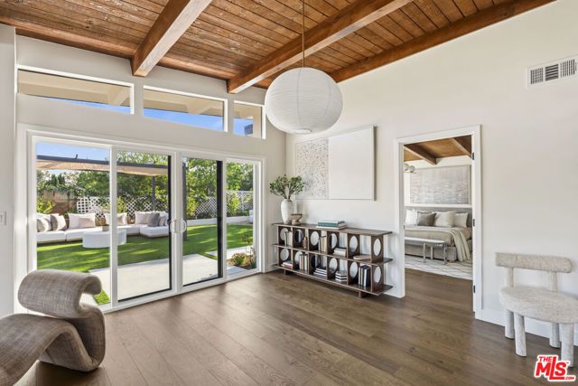 4600 Don Quixote Drive, Los Angeles, CA 90008