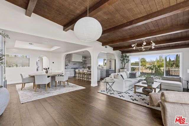 4600 Don Quixote Drive, Los Angeles, CA 90008