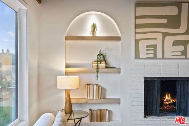 4600 Don Quixote Drive, Los Angeles, CA 90008