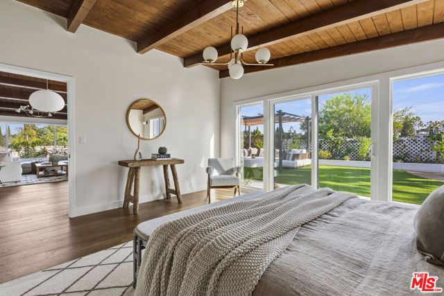 4600 Don Quixote Drive, Los Angeles, CA 90008
