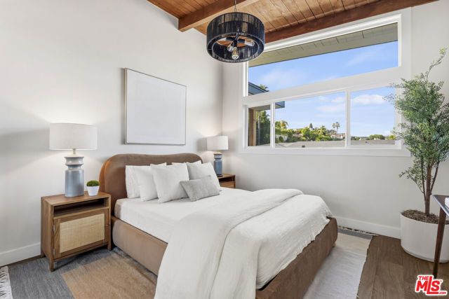 4600 Don Quixote Drive, Los Angeles, CA 90008