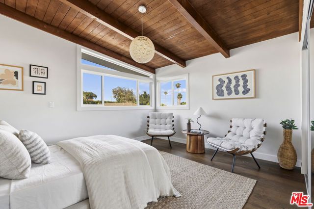 4600 Don Quixote Drive, Los Angeles, CA 90008
