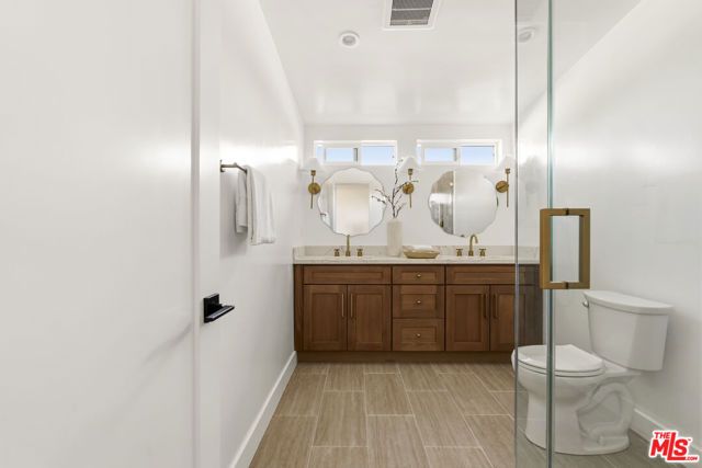 4600 Don Quixote Drive, Los Angeles, CA 90008