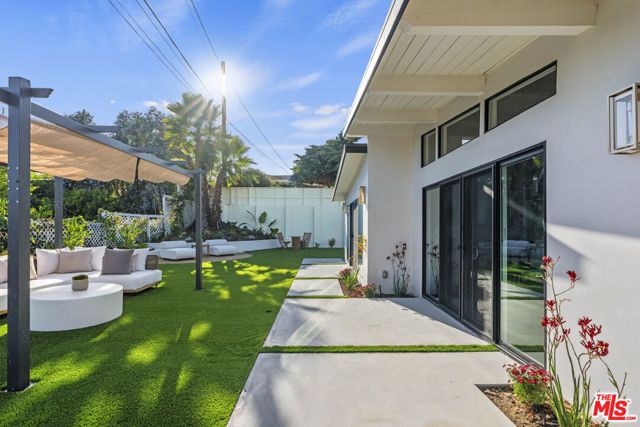 4600 Don Quixote Drive, Los Angeles, CA 90008