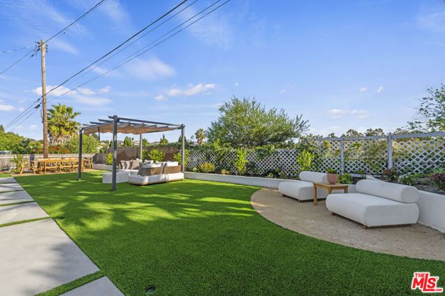 4600 Don Quixote Drive, Los Angeles, CA 90008