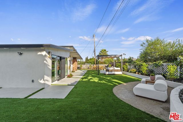 4600 Don Quixote Drive, Los Angeles, CA 90008