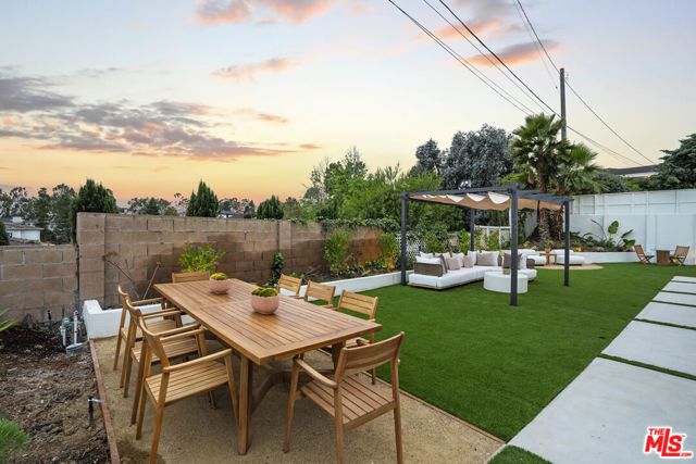 4600 Don Quixote Drive, Los Angeles, CA 90008