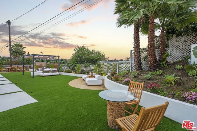 4600 Don Quixote Drive, Los Angeles, CA 90008