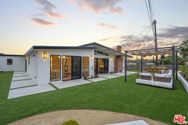4600 Don Quixote Drive, Los Angeles, CA 90008