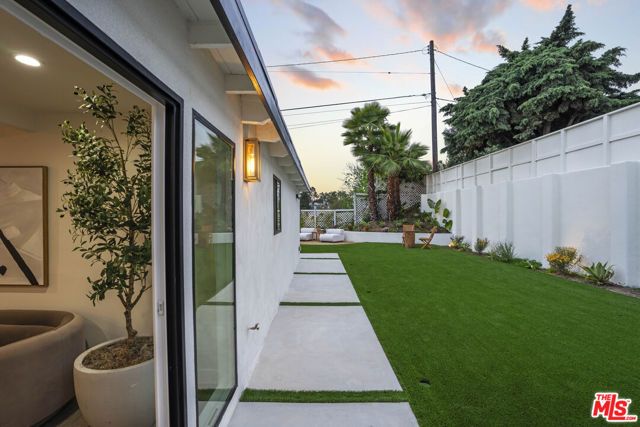4600 Don Quixote Drive, Los Angeles, CA 90008