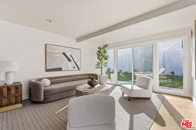 4600 Don Quixote Drive, Los Angeles, CA 90008