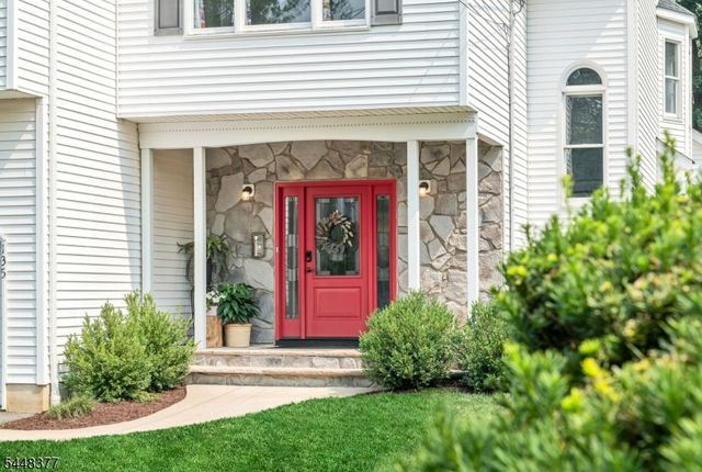 135 Bellair Rd, Ridgewood Village, NJ 07450