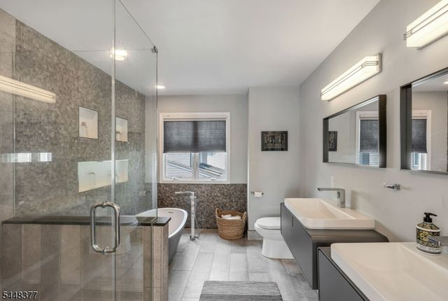 135 Bellair Rd, Ridgewood Village, NJ 07450