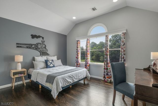 135 Bellair Rd, Ridgewood Village, NJ 07450