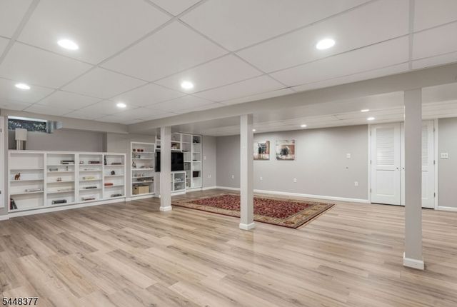 135 Bellair Rd, Ridgewood Village, NJ 07450