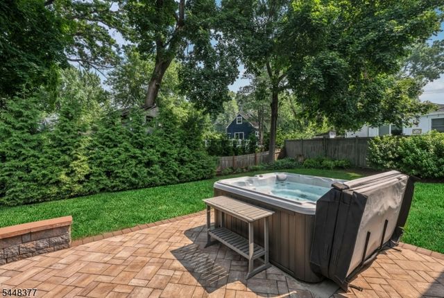 135 Bellair Rd, Ridgewood Village, NJ 07450