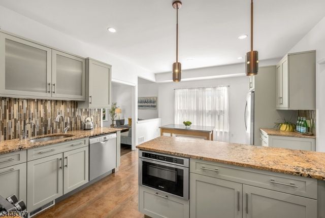 135 Bellair Rd, Ridgewood Village, NJ 07450