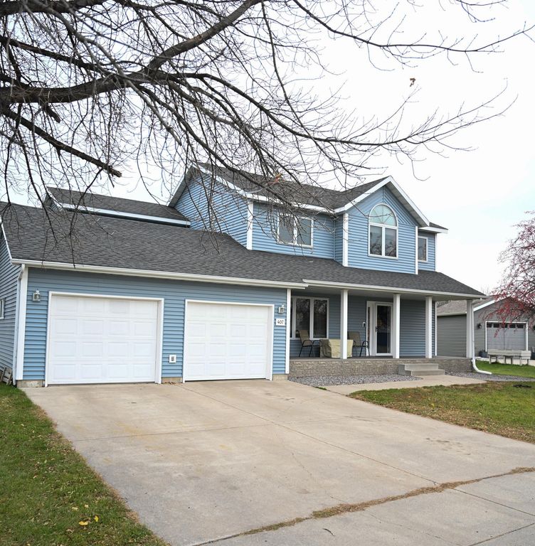 407 Kroshus Drive, Dilworth, MN 56529