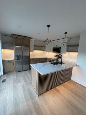 3732 Capri Court, Glenview, IL 60025