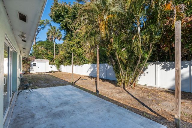 5213 Bethany Lane, Haverhill, FL 33415