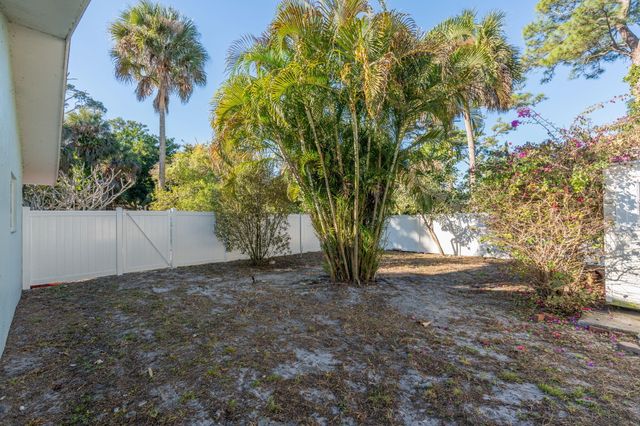 5213 Bethany Lane, Haverhill, FL 33415