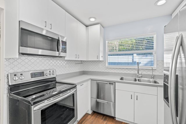 5213 Bethany Lane, Haverhill, FL 33415