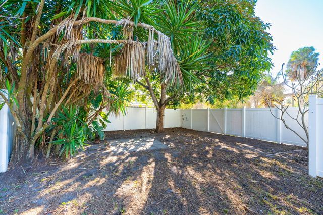 5213 Bethany Lane, Haverhill, FL 33415