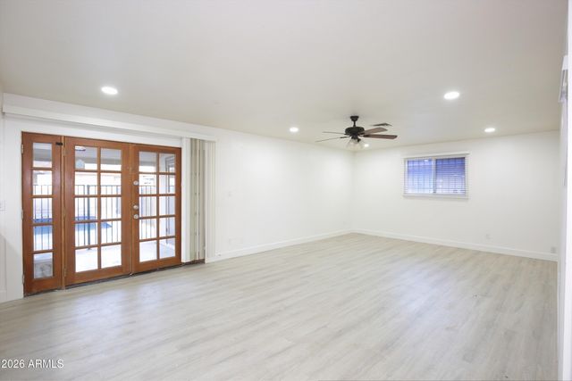 2924 W MYRTLE Avenue, Phoenix, AZ 85051