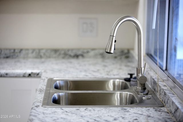 2924 W MYRTLE Avenue, Phoenix, AZ 85051