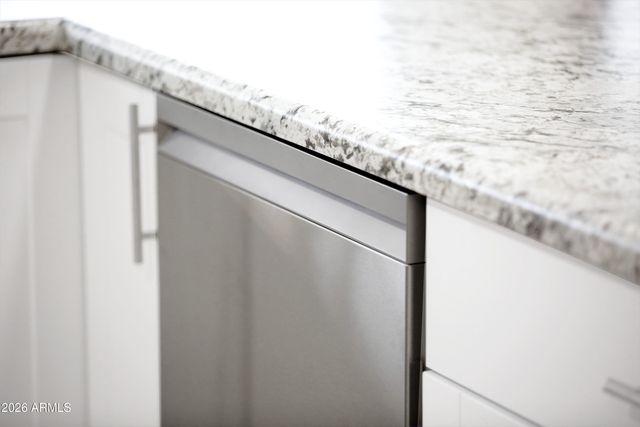 2924 W MYRTLE Avenue, Phoenix, AZ 85051