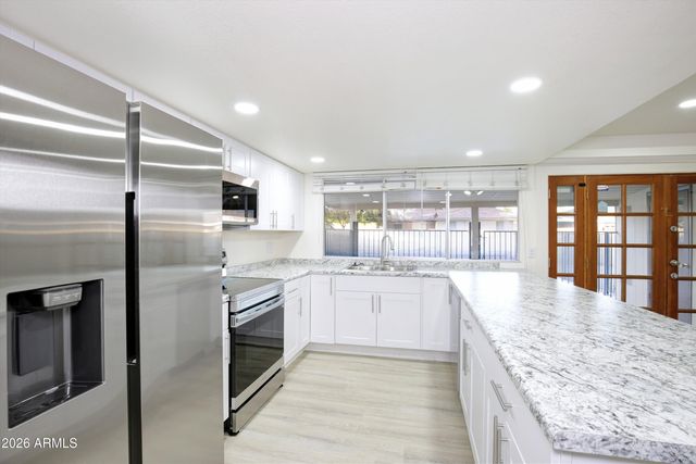 2924 W MYRTLE Avenue, Phoenix, AZ 85051