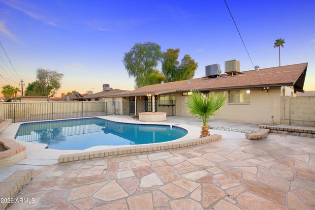 2924 W MYRTLE Avenue, Phoenix, AZ 85051