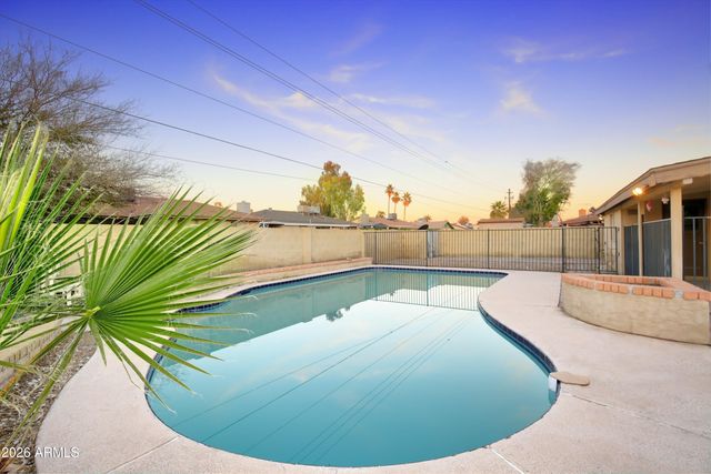 2924 W MYRTLE Avenue, Phoenix, AZ 85051