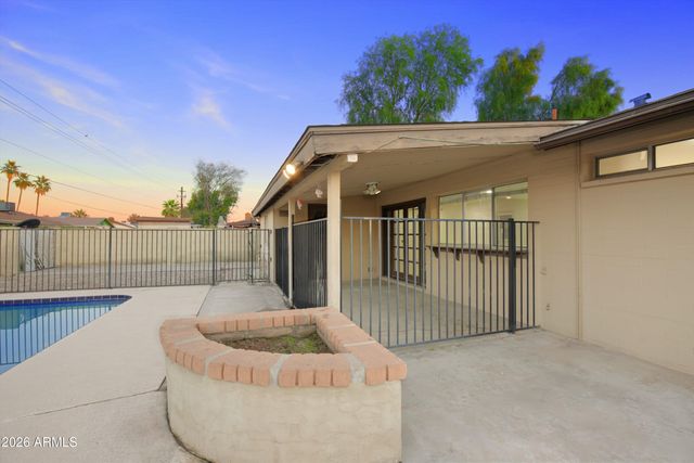 2924 W MYRTLE Avenue, Phoenix, AZ 85051