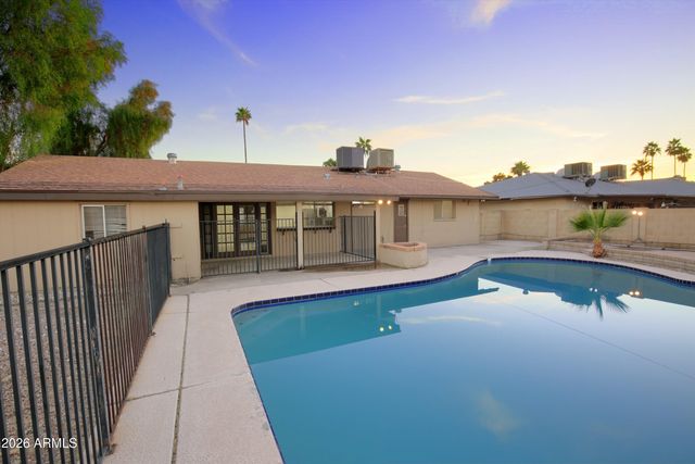 2924 W MYRTLE Avenue, Phoenix, AZ 85051