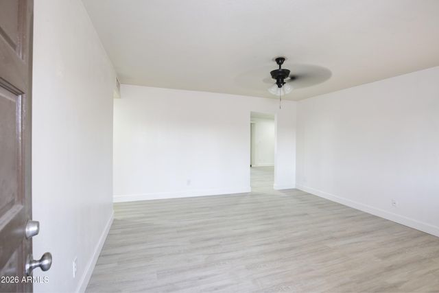 2924 W MYRTLE Avenue, Phoenix, AZ 85051