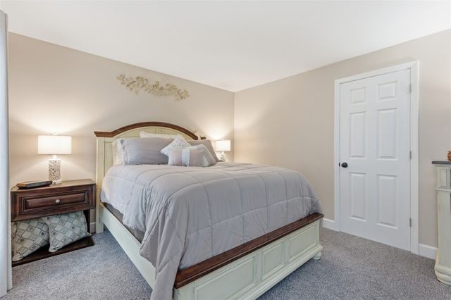 201 Woodbridge Dr, Ross Twp, PA 15237