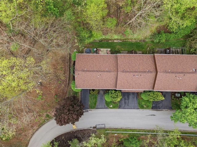 201 Woodbridge Dr, Ross Twp, PA 15237