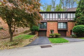 201 Woodbridge Dr, Ross Twp, PA 15237