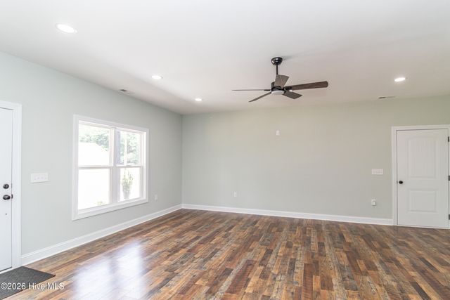 105 Franklin Street, La Grange, NC 28551