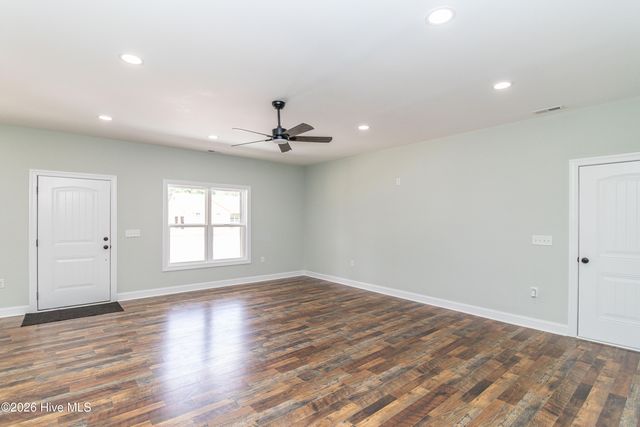 105 Franklin Street, La Grange, NC 28551