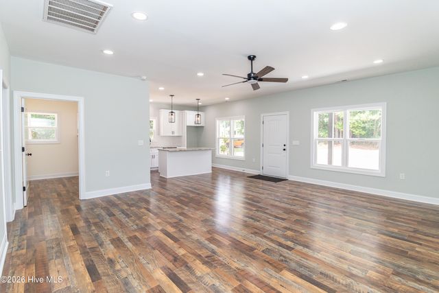 105 Franklin Street, La Grange, NC 28551