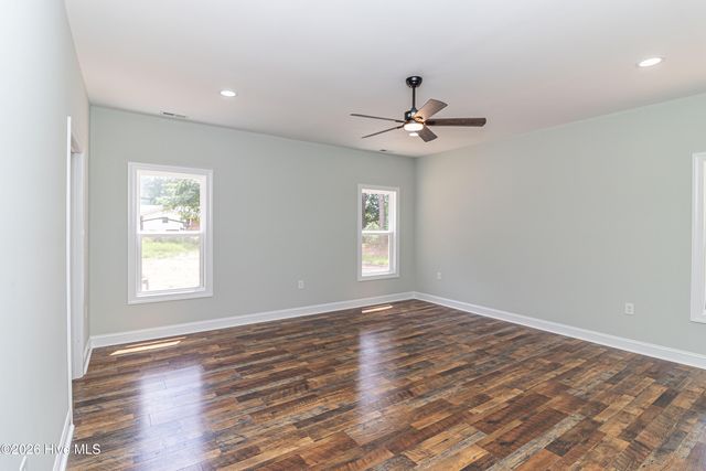 105 Franklin Street, La Grange, NC 28551