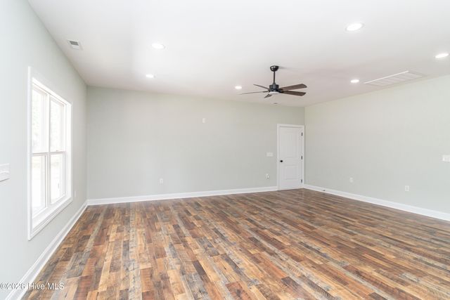 105 Franklin Street, La Grange, NC 28551