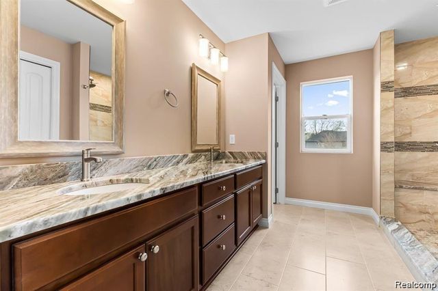 21507 Randall Street, Farmington Hills, MI 48336