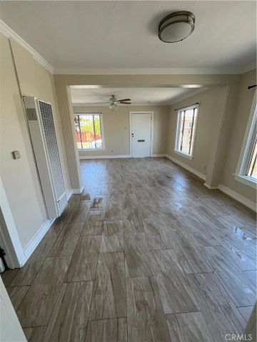 5216 S Budlong, Los Angeles, CA 90037
