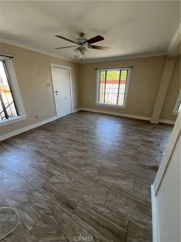 5216 S Budlong, Los Angeles, CA 90037