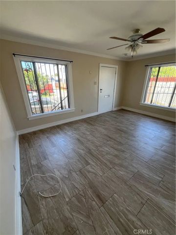 5216 S Budlong, Los Angeles, CA 90037